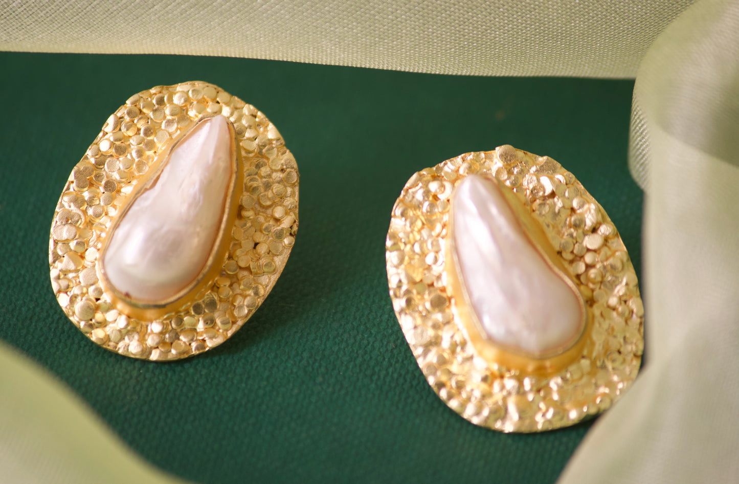 Aurelia Pearl Studs