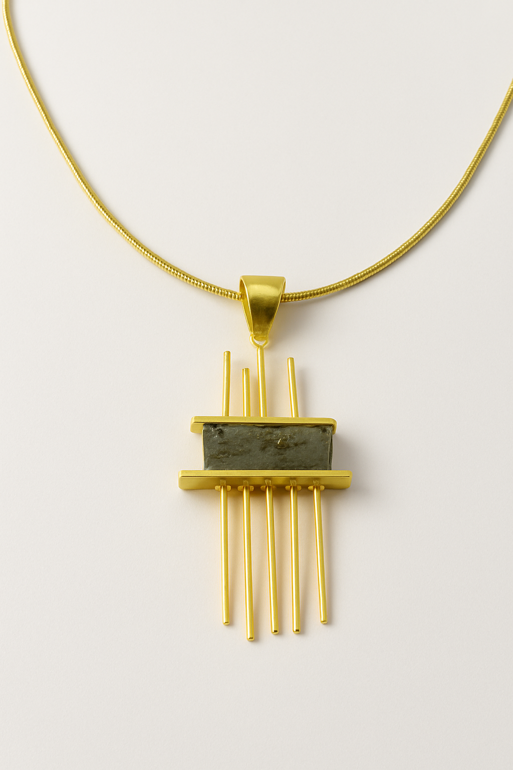 Lithara – Raw Labradorite Necklace