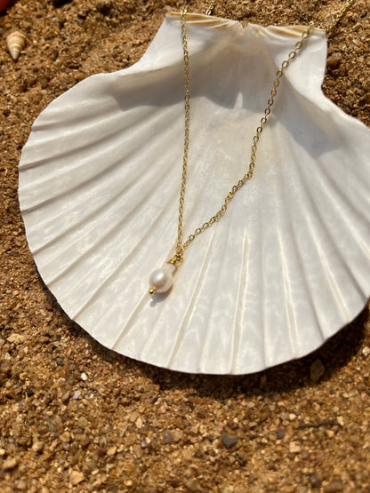 Dainty rice pearl necklace