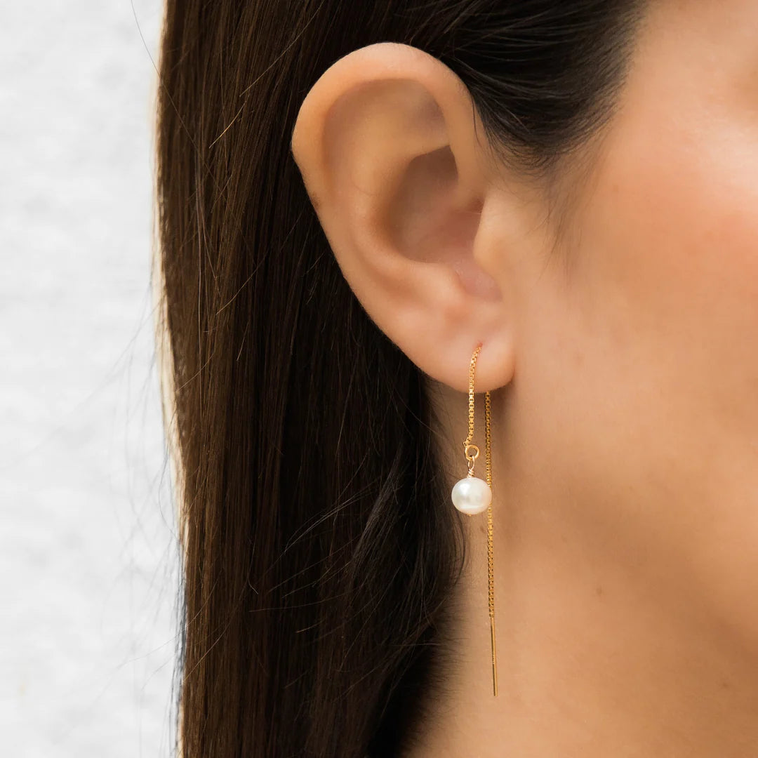 Classic pearl thread earring