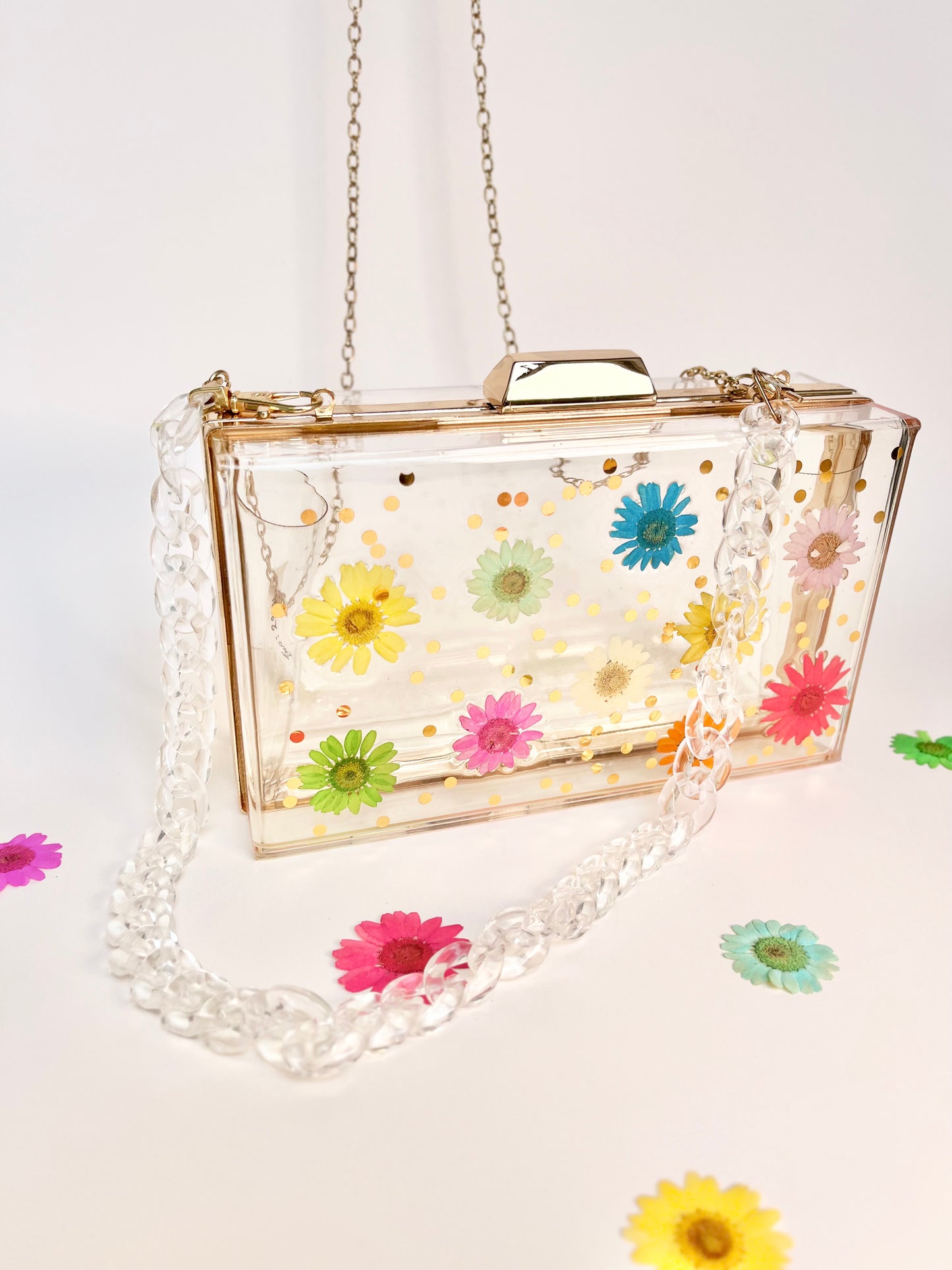 Daisy Dazzle Floral Clutch (Colourful)